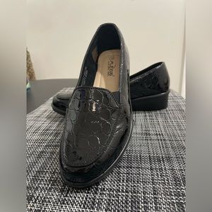 black croco patent wedge- size 8 New